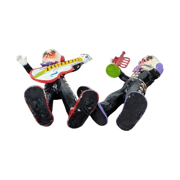 Vintage Mexican Paper Mache Musician Clowns: Pair of Folk Art Figurines - Picture 6 of 8